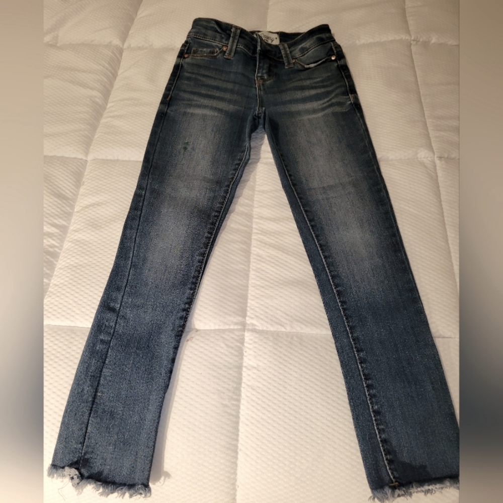 Revery jeans, size 6, mid-rise, ankle skinny